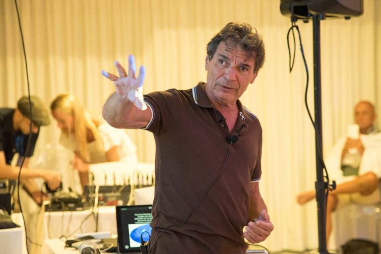 Corrado Malanga: scopri chi è e cosa ha scoperto grazie alle ipnosi regressive