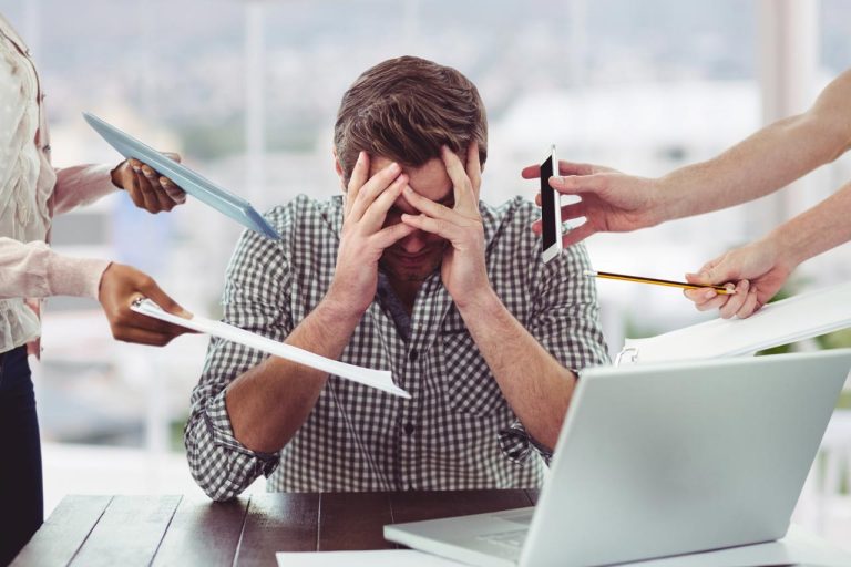 Stress lavorativo: scopri quali sono i sintomi, come imparare a ridurlo ed a individuarne le cause