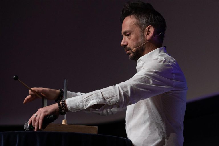 Italo Pentimalli: scopri chi è e le sue opinioni riguardo il potere del cervello quantico